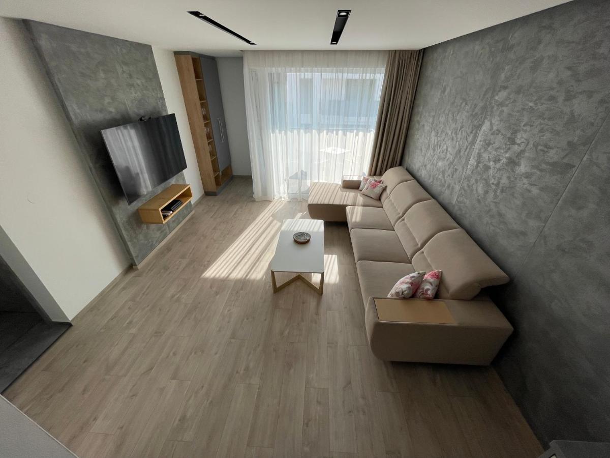Greenbay Apartment With Free Parking Trenčín Kültér fotó