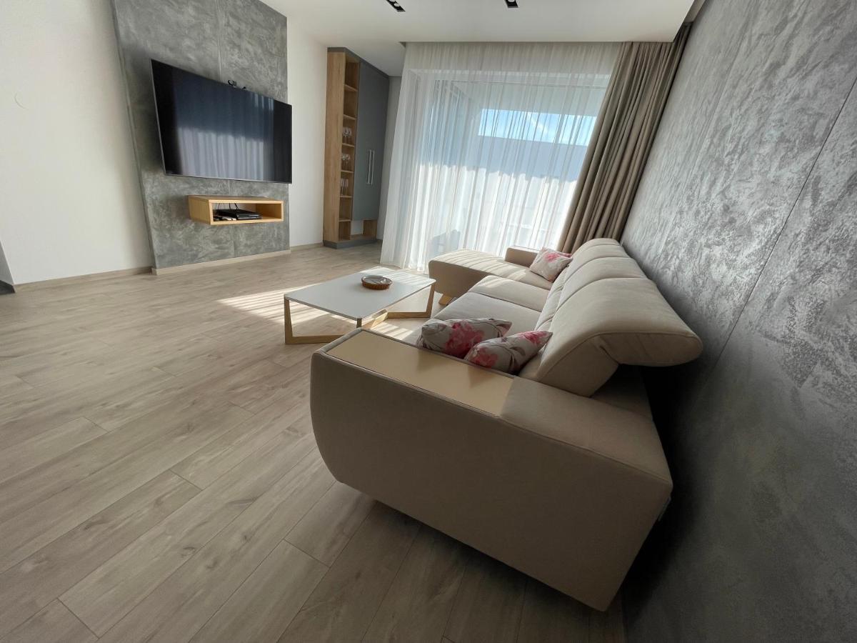 Greenbay Apartment With Free Parking Trenčín Kültér fotó
