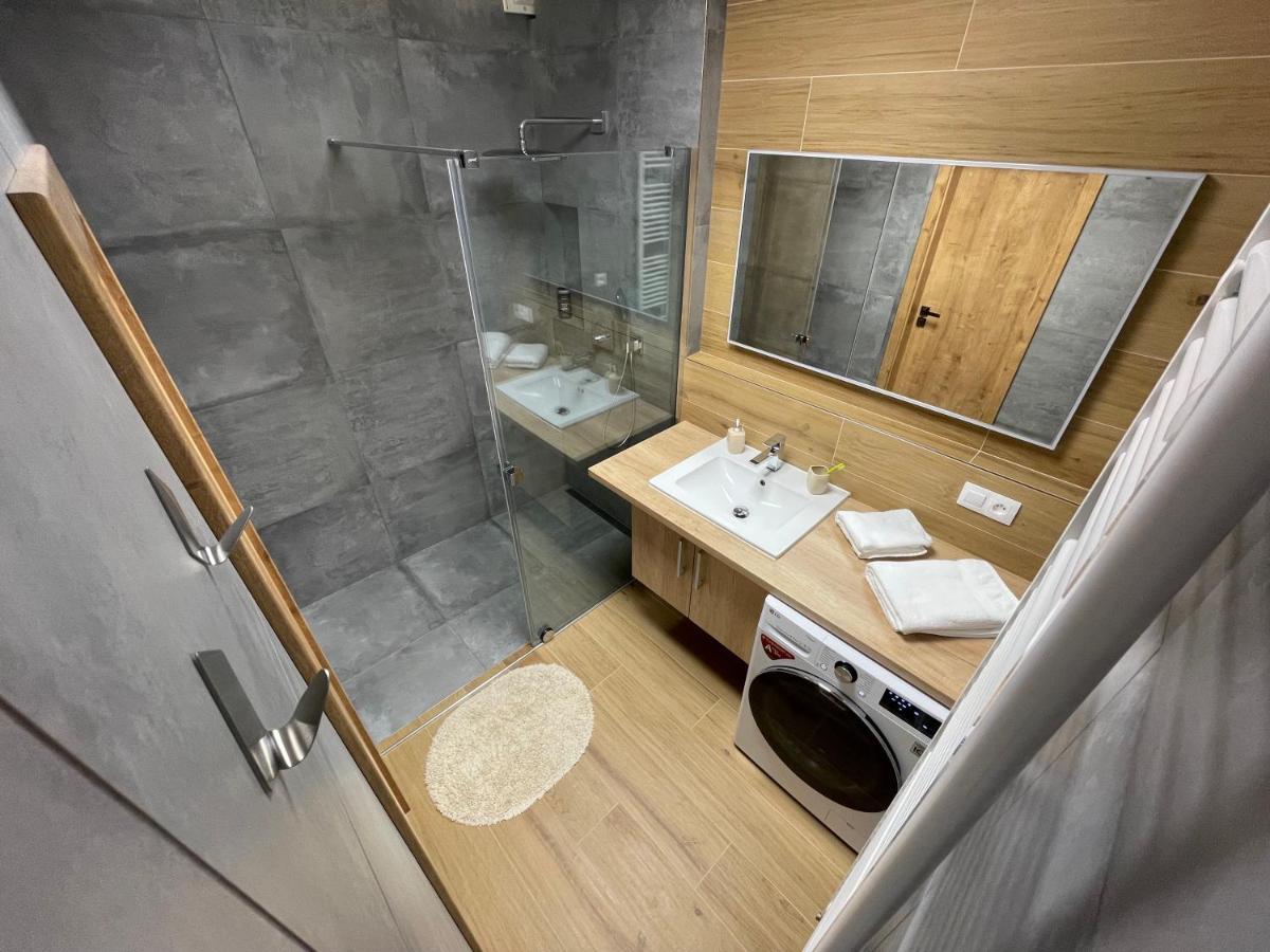 Greenbay Apartment With Free Parking Trenčín Kültér fotó