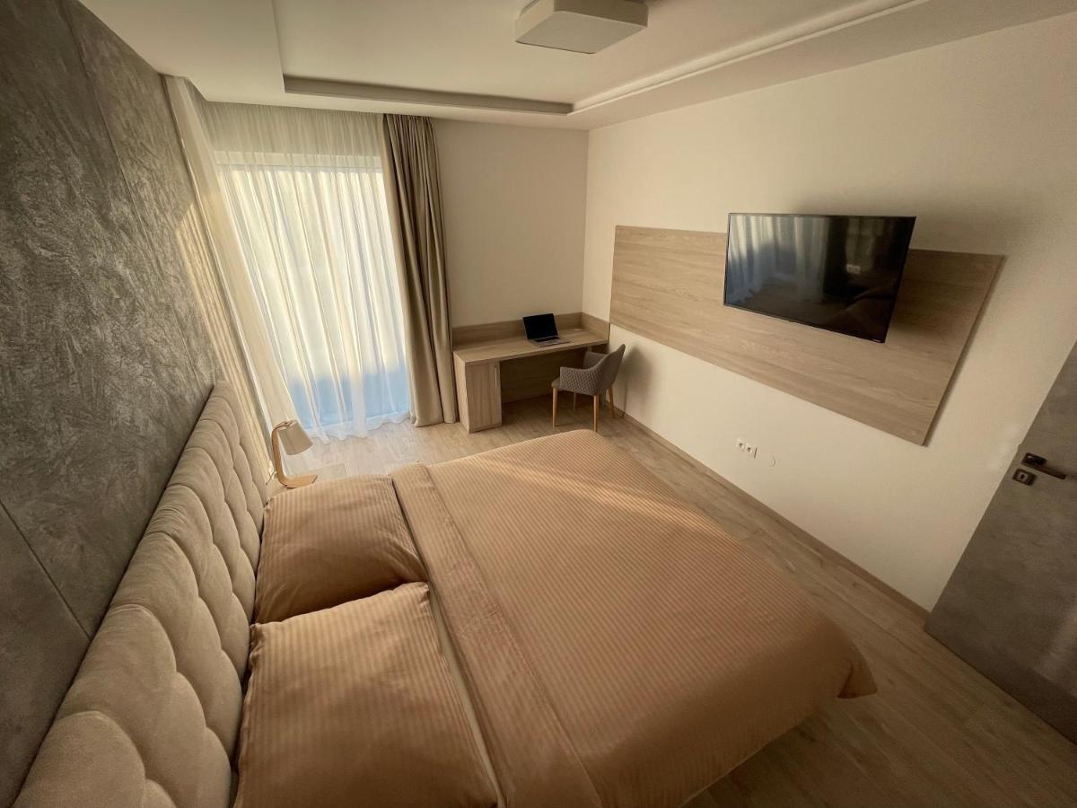 Greenbay Apartment With Free Parking Trenčín Kültér fotó