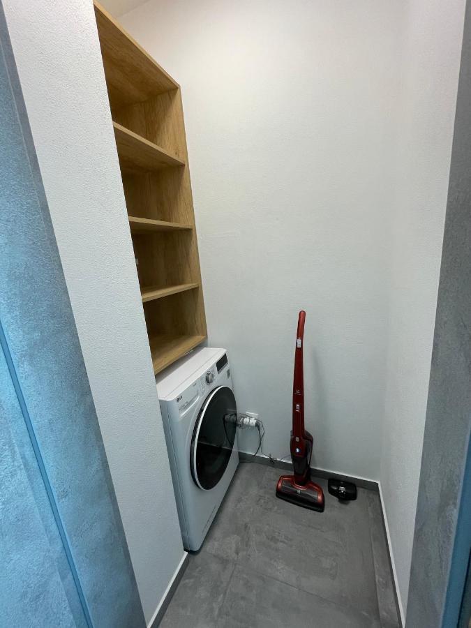 Greenbay Apartment With Free Parking Trenčín Kültér fotó