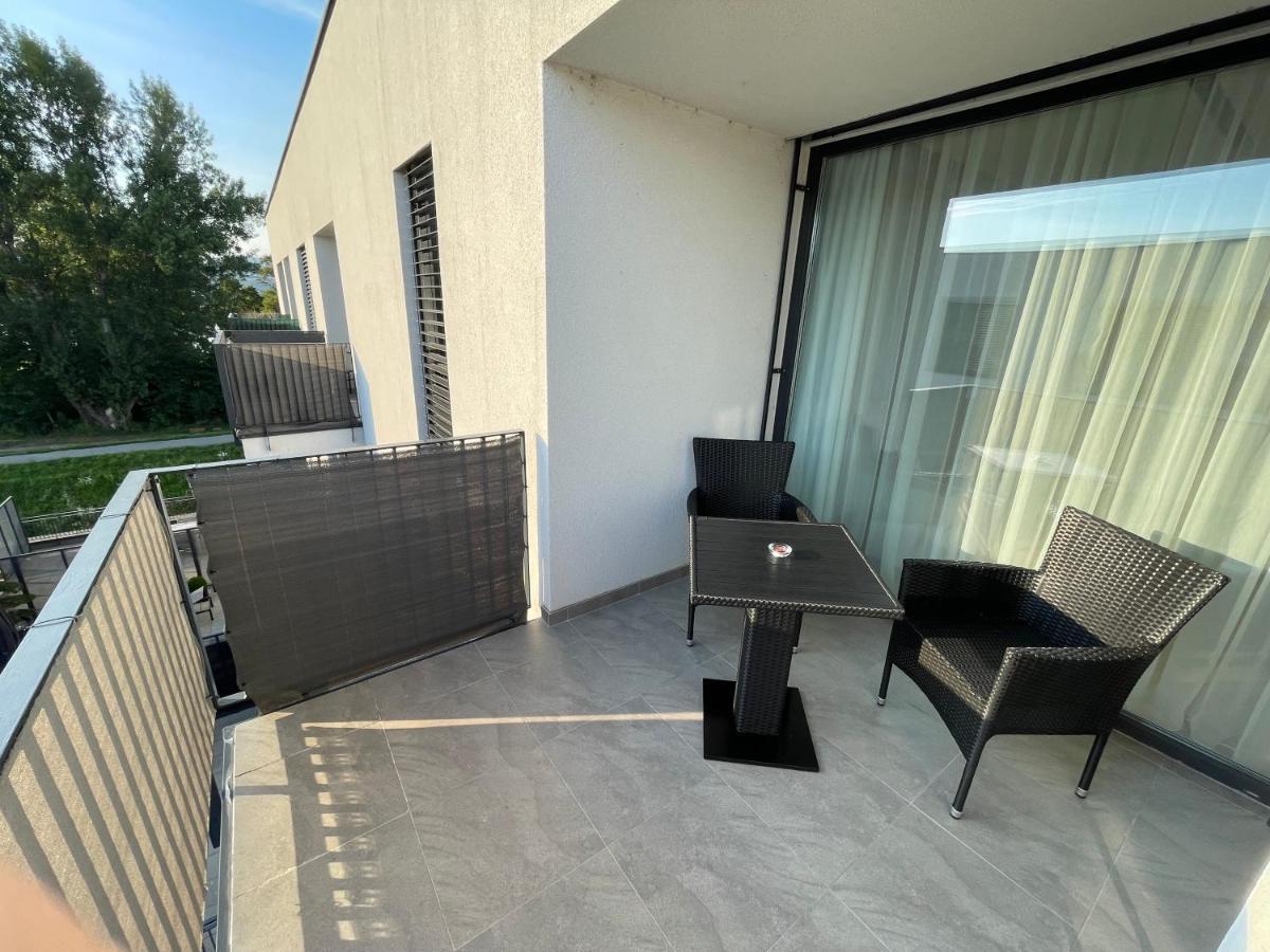 Greenbay Apartment With Free Parking Trenčín Kültér fotó