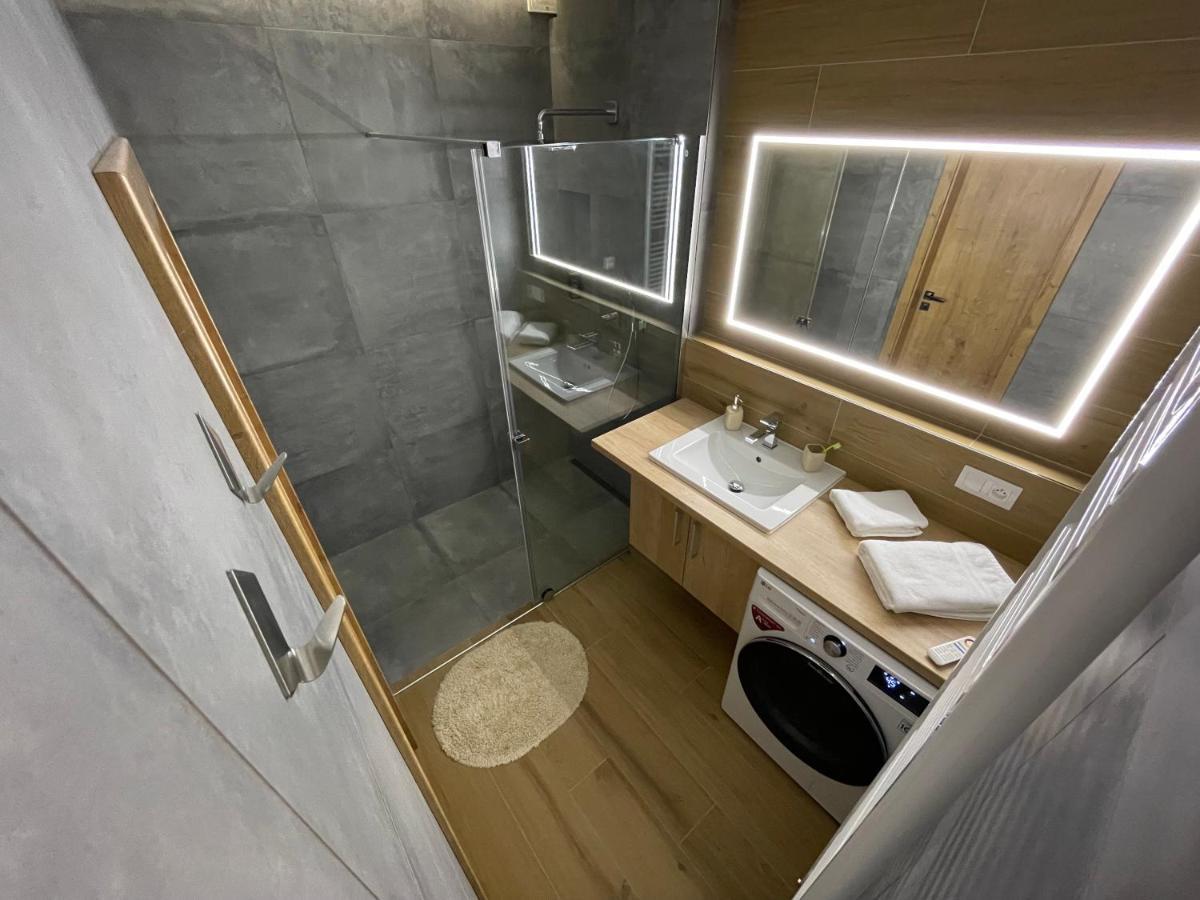 Greenbay Apartment With Free Parking Trenčín Kültér fotó