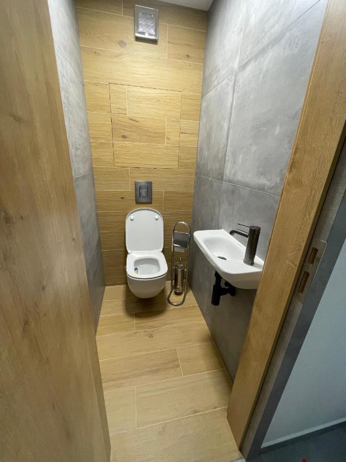 Greenbay Apartment With Free Parking Trenčín Kültér fotó