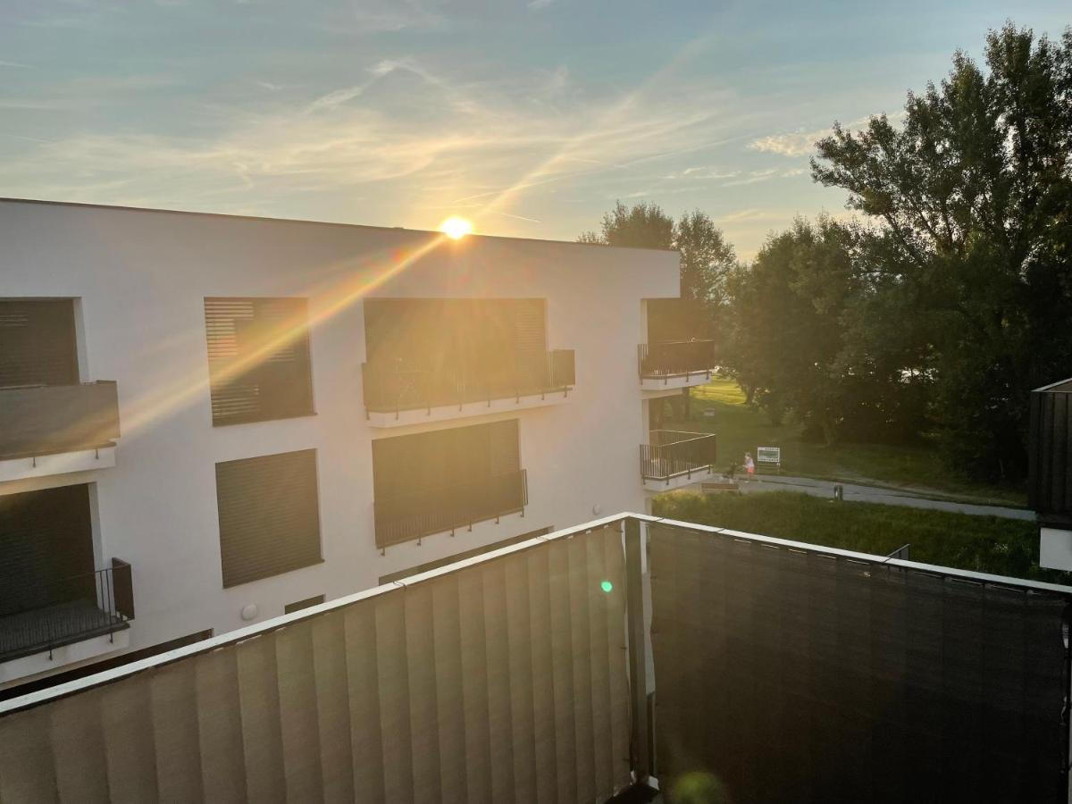 Greenbay Apartment With Free Parking Trenčín Kültér fotó
